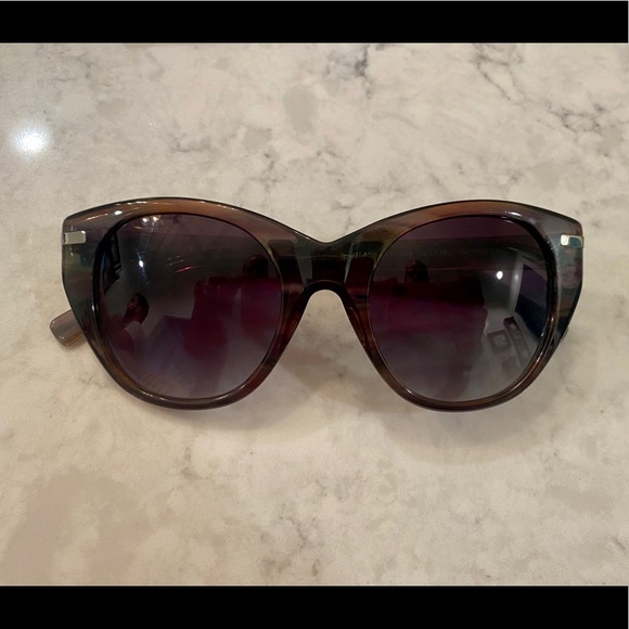 MOSCOT WOMENS CAT EYE SUNGLASSES - Picture 1 of 6